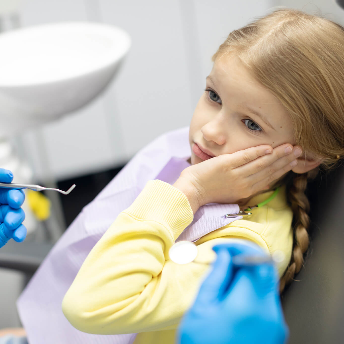 Zirconia crowns vs. preveneered stainless steel crowns for children